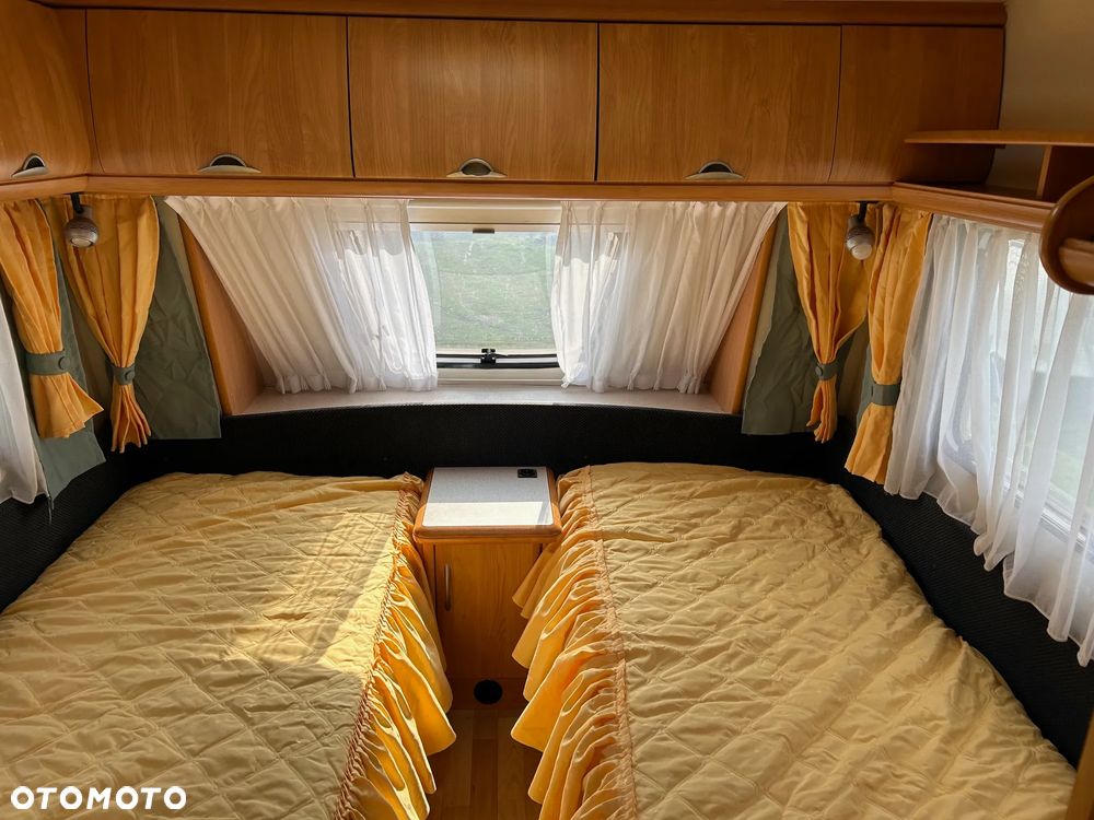 Hobby 495 zadbana z przedsionkiem i napędem - 7