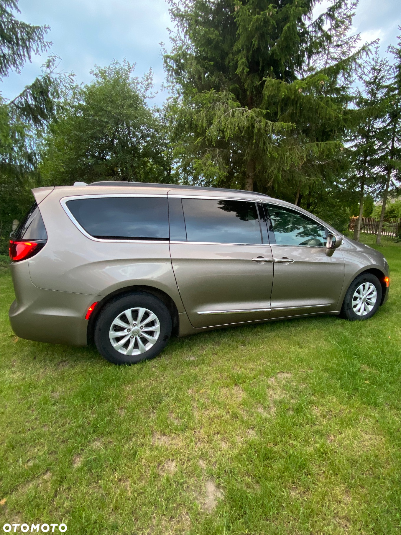 Chrysler Pacifica - 8