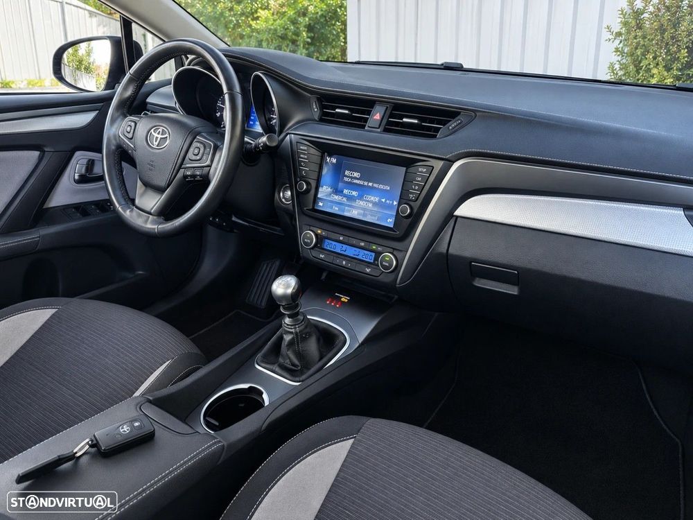 Toyota Avensis Touring Sports 1.6 D-4D Exclusive - 15