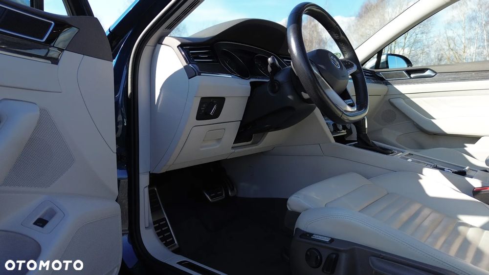 Volkswagen Passat 2.0 TDI SCR (BlueMotion Tech) 4Mot DSG Highline - 15
