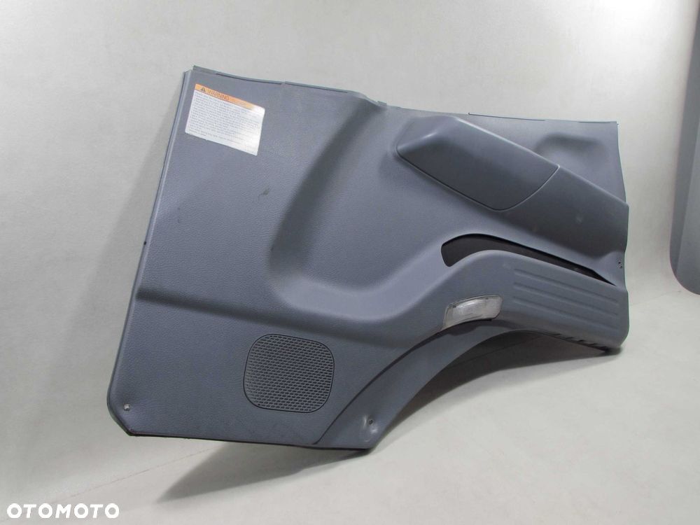 MITSUBISHI CANTER FUSO 17R TAPICERKA BOCZEK DRZWI PRAWY 14-21 - 2