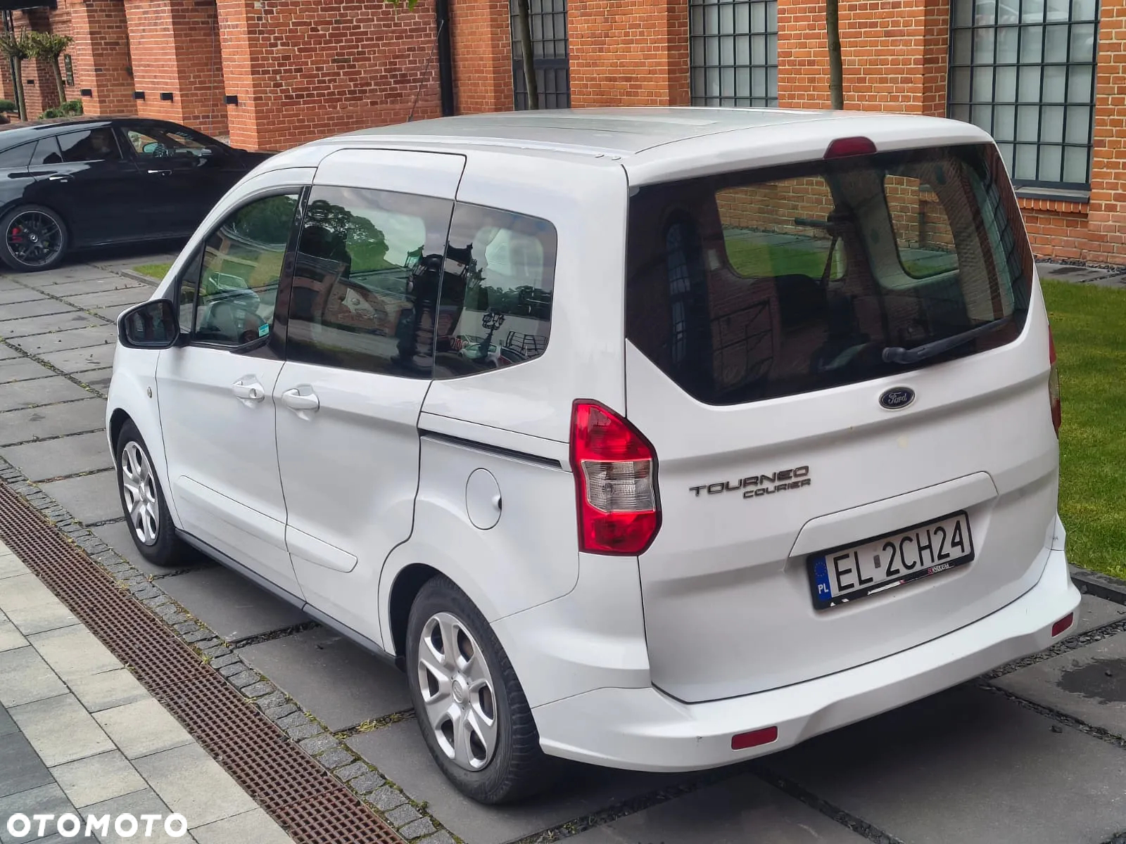 Ford Tourneo Courier 1.5 TDCi Trend - 19