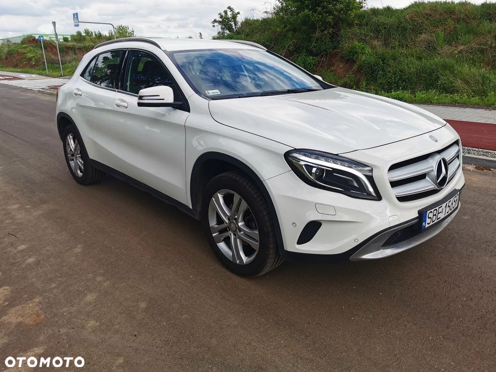 Mercedes-Benz GLA - 4