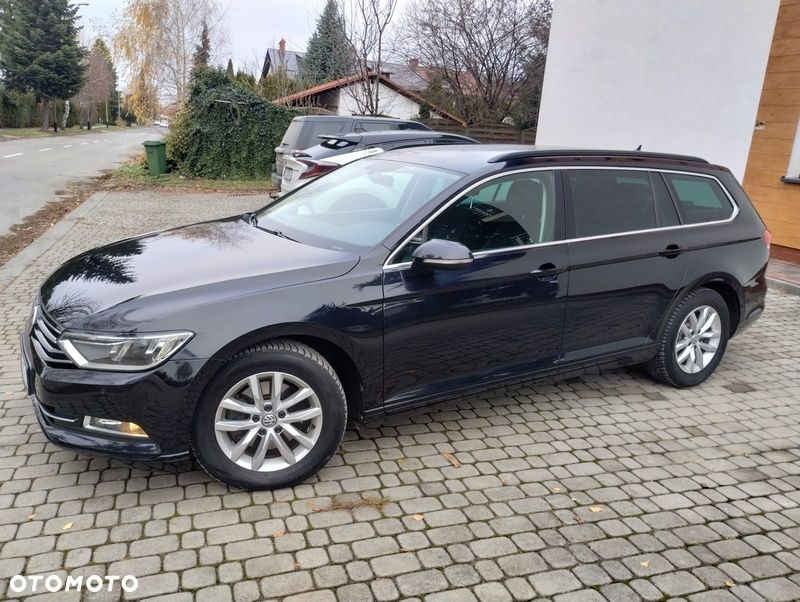 Volkswagen Passat - 4