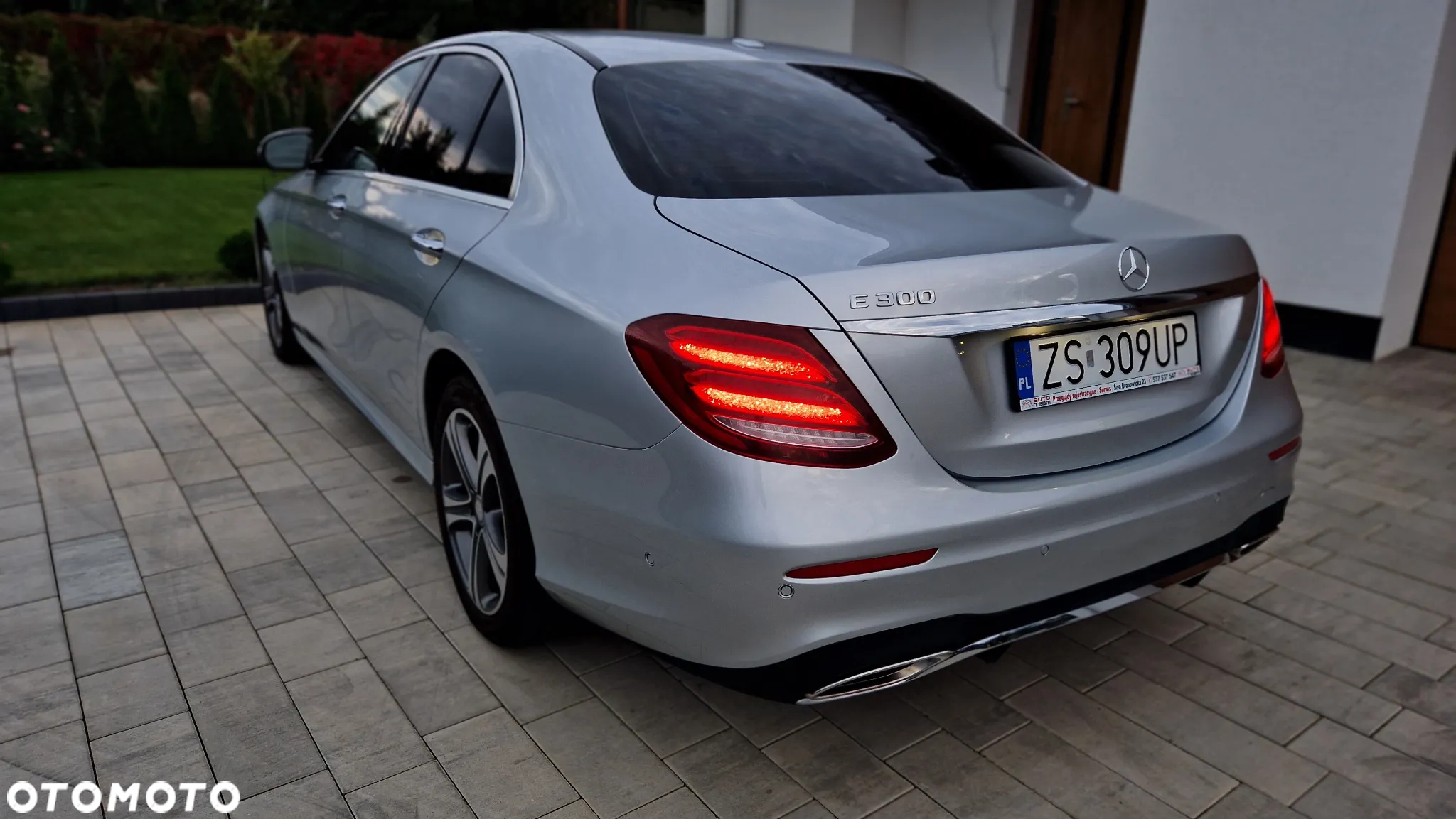 Mercedes-Benz Klasa E 300 9G-TRONIC Avantgarde - 8