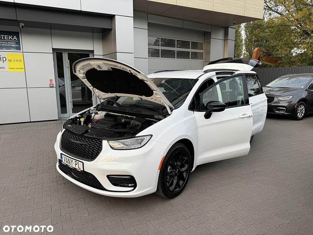 Chrysler Pacifica - 27