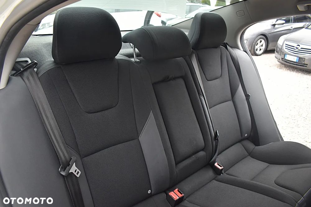 Volvo S60 D3 Geartronic Summum - 20