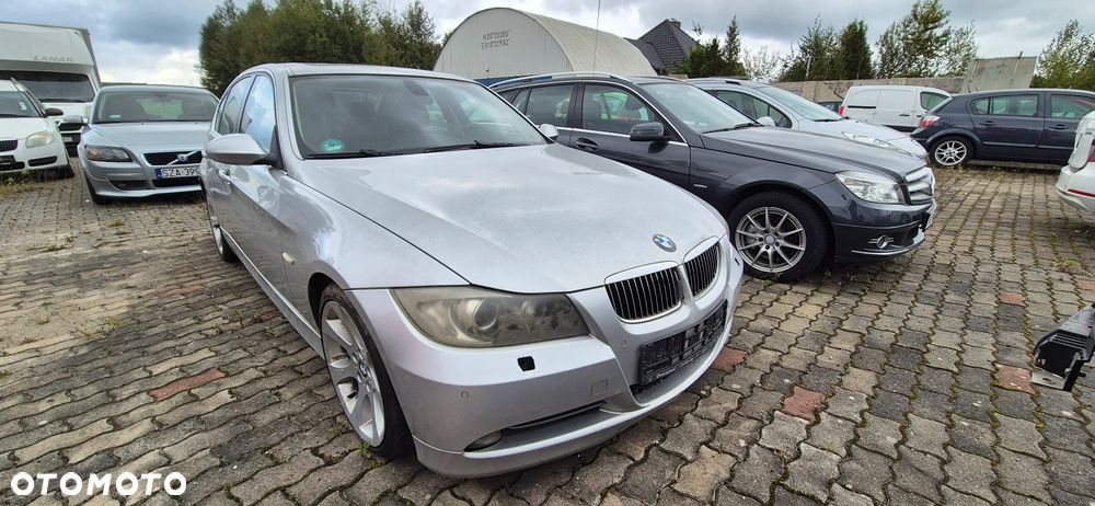 BMW Seria 3 330i xDrive Touring Edition Sport - 3