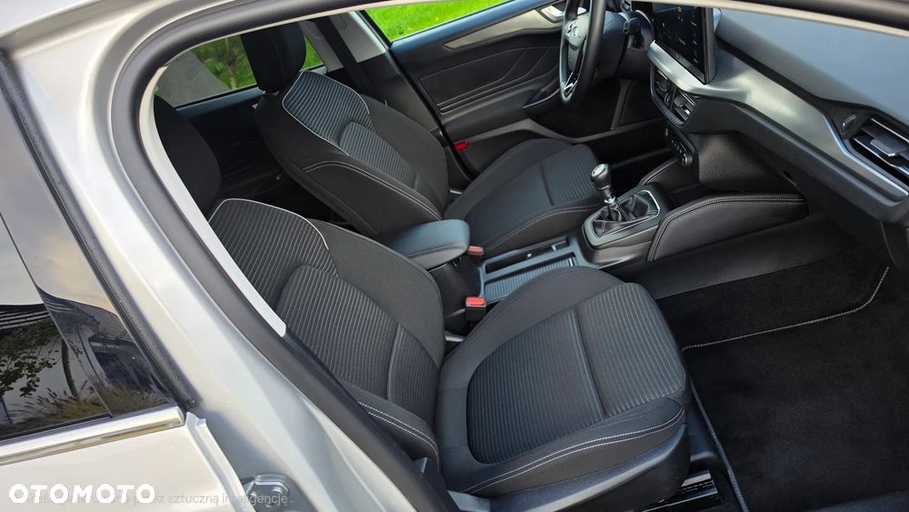 Ford Focus 1.0 EcoBoost Hybrid TITANIUM X - 25
