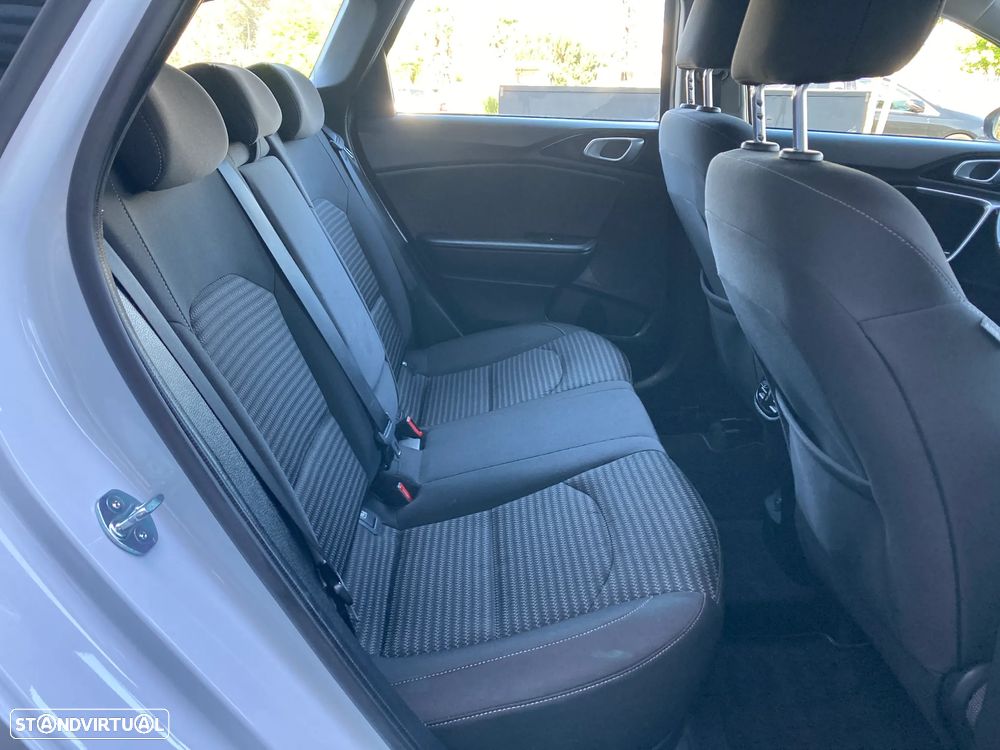 Kia Ceed 1.5 T-GDI DCT7 OPF (48V Mild Hybrid) Spirit - 39