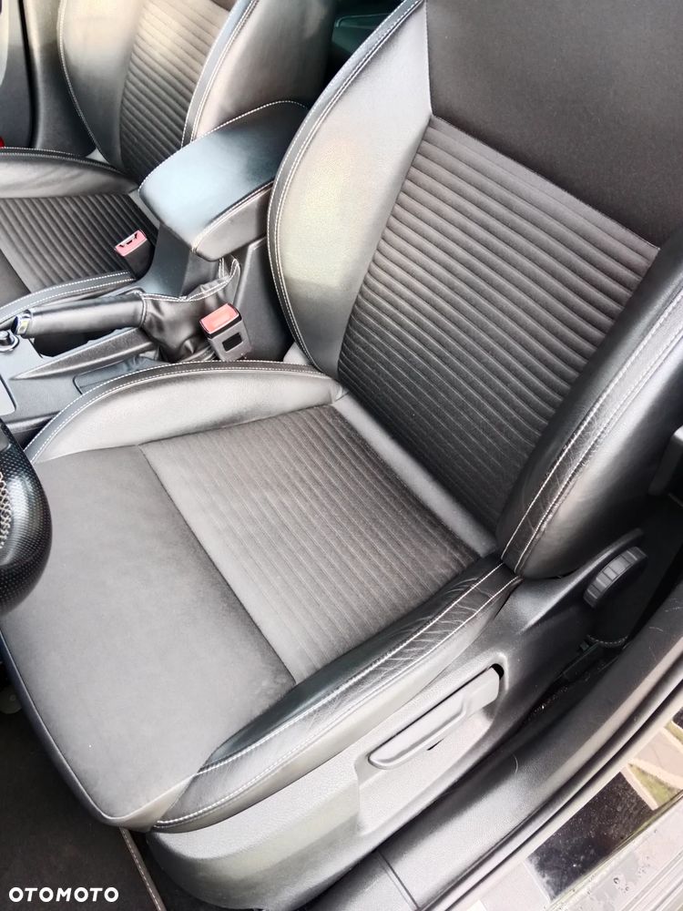 Skoda Octavia 2.0 TDI RS - 25