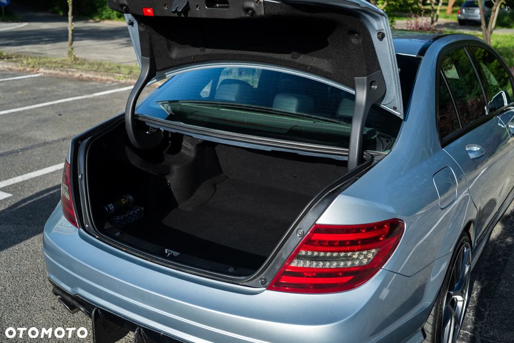 Mercedes-Benz Klasa C 350 BlueEff 4-Matic Avantgarde - 13