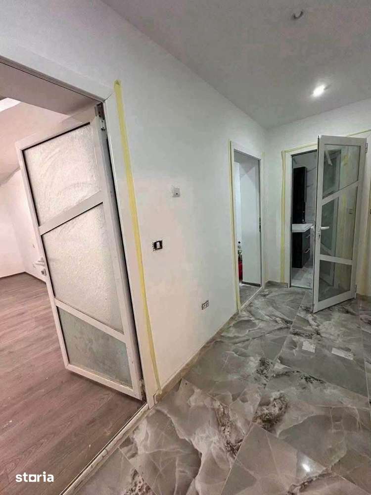 De vanzare apartament cu 3 camere si debara, decomandat, 80mp, renovat - Imagine principală: 3/6