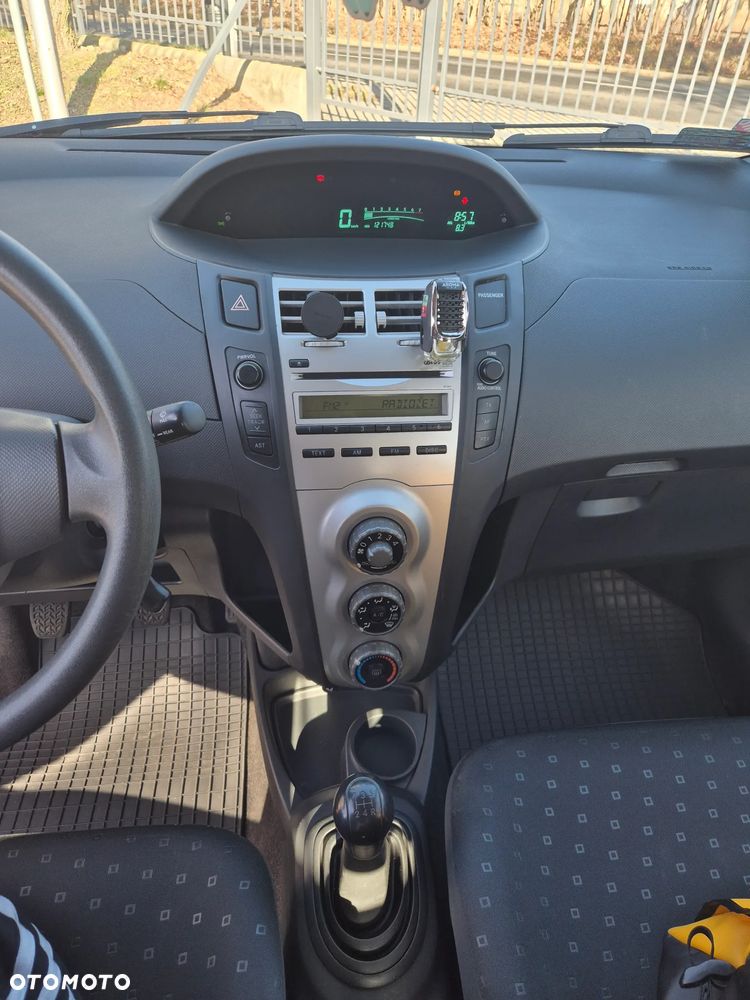 Toyota Yaris - 5