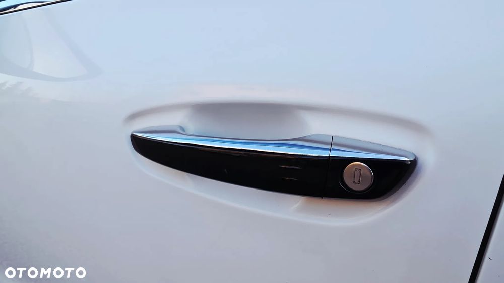 Citroën C4 Picasso 1.6 BlueHDi Shine S&S - 26