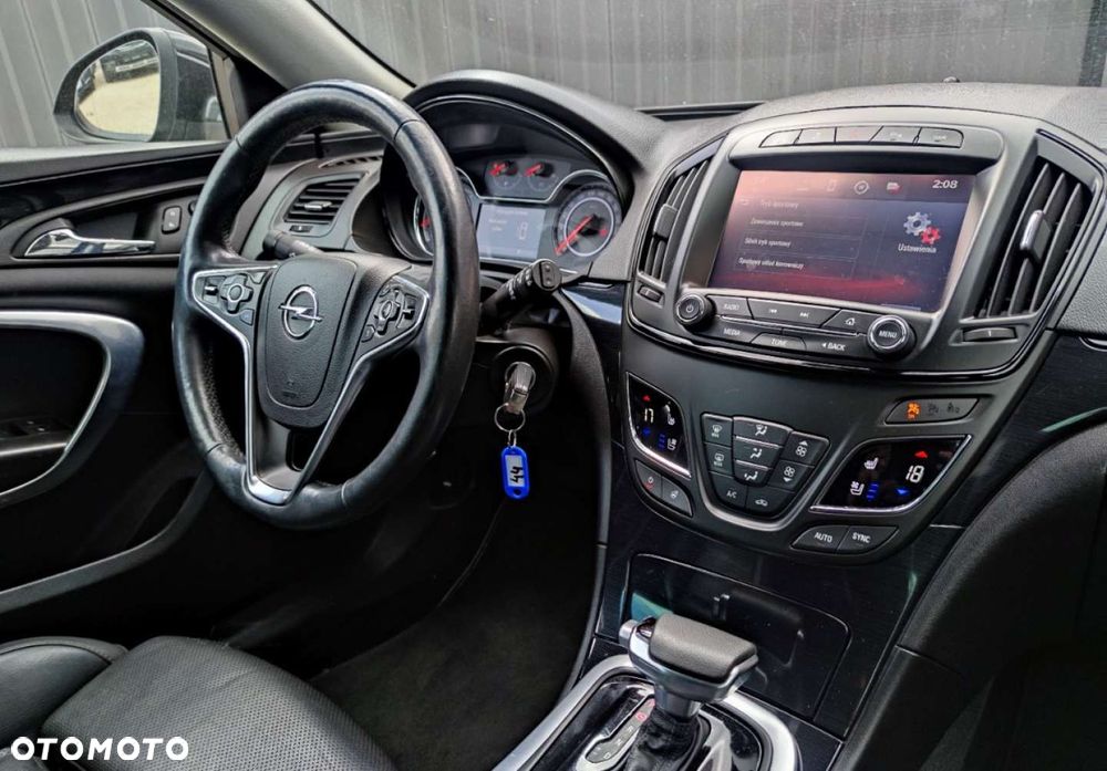 Opel Insignia - 25