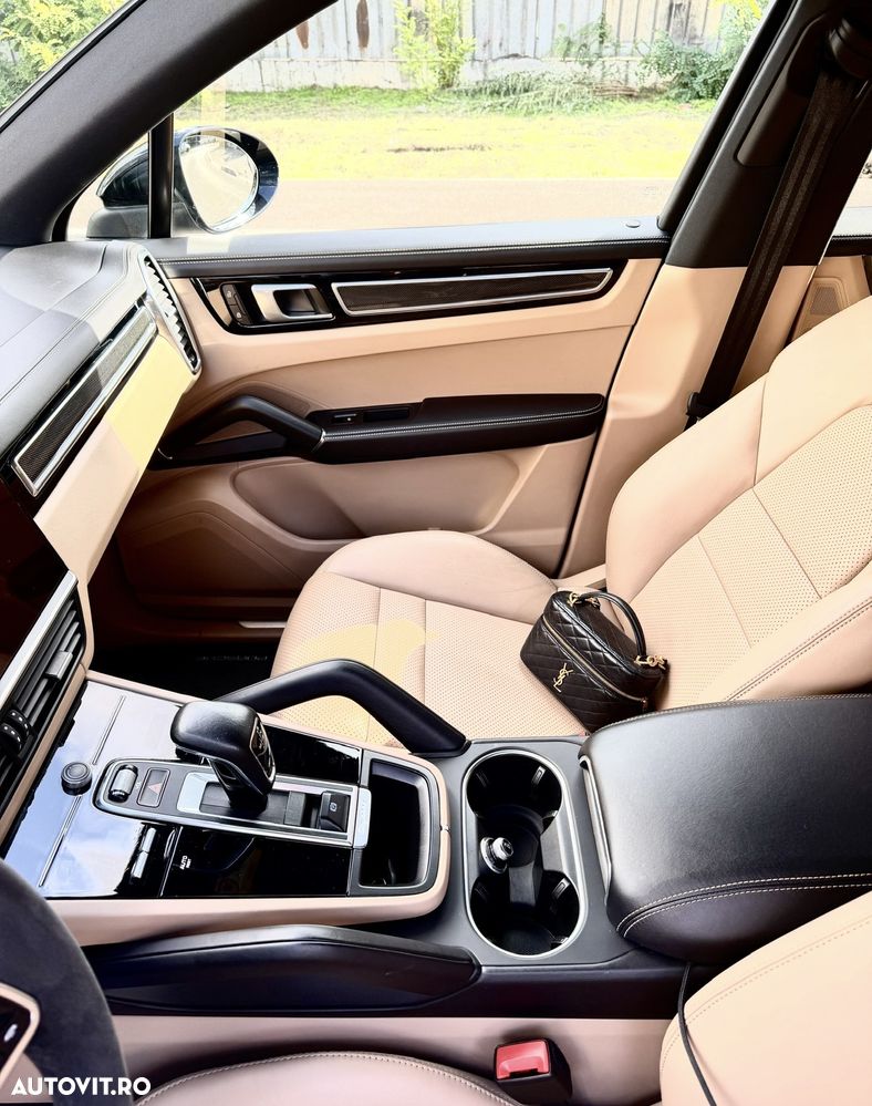 Porsche Cayenne - 14