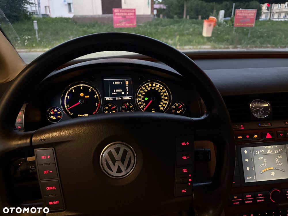 Volkswagen Phaeton 4.2 V8 4Mot L (5 os.) - 12