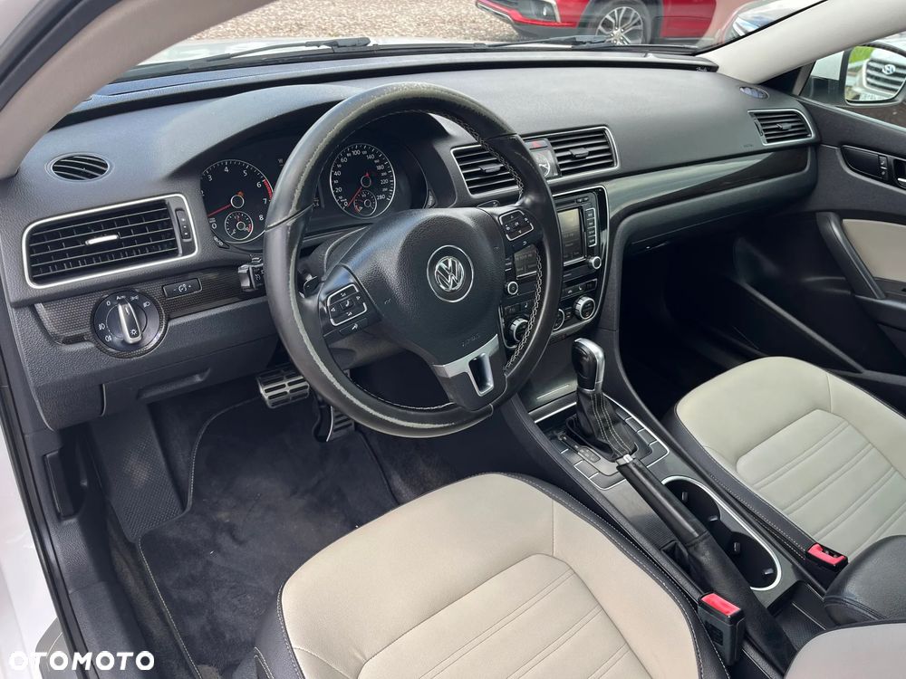 Volkswagen Passat - 16