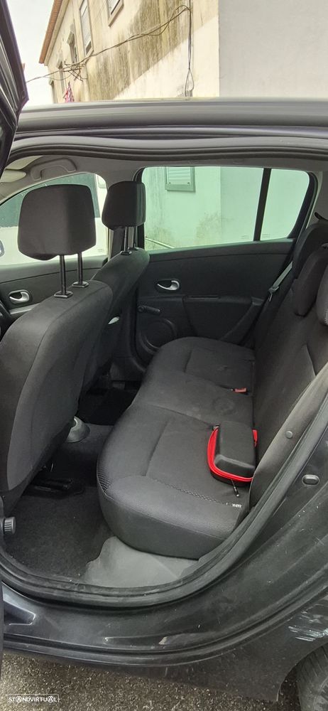 Renault Clio 1.5 dCi Privilège - 6