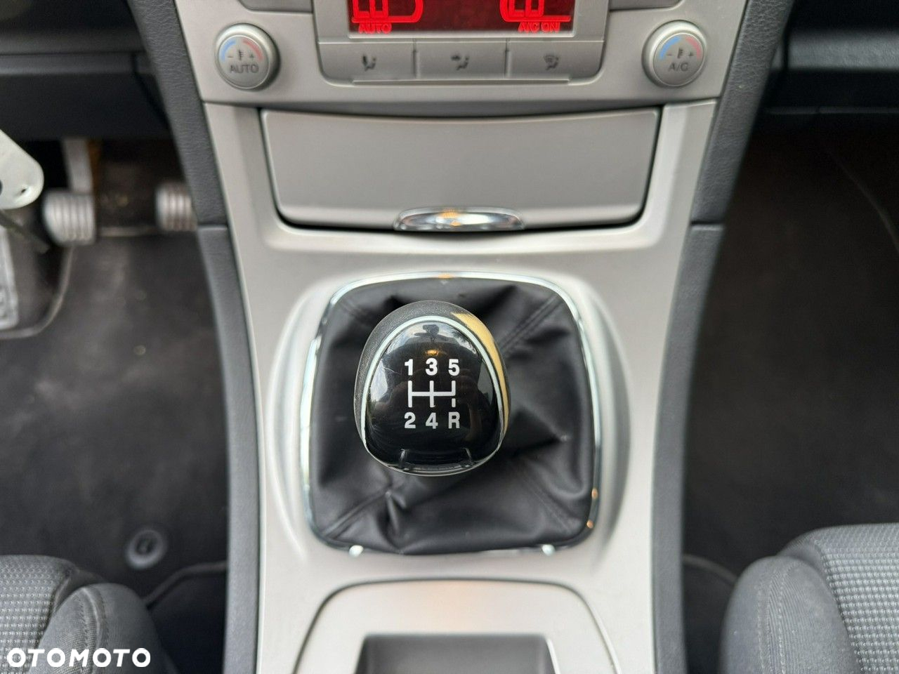 Ford S-Max - 16
