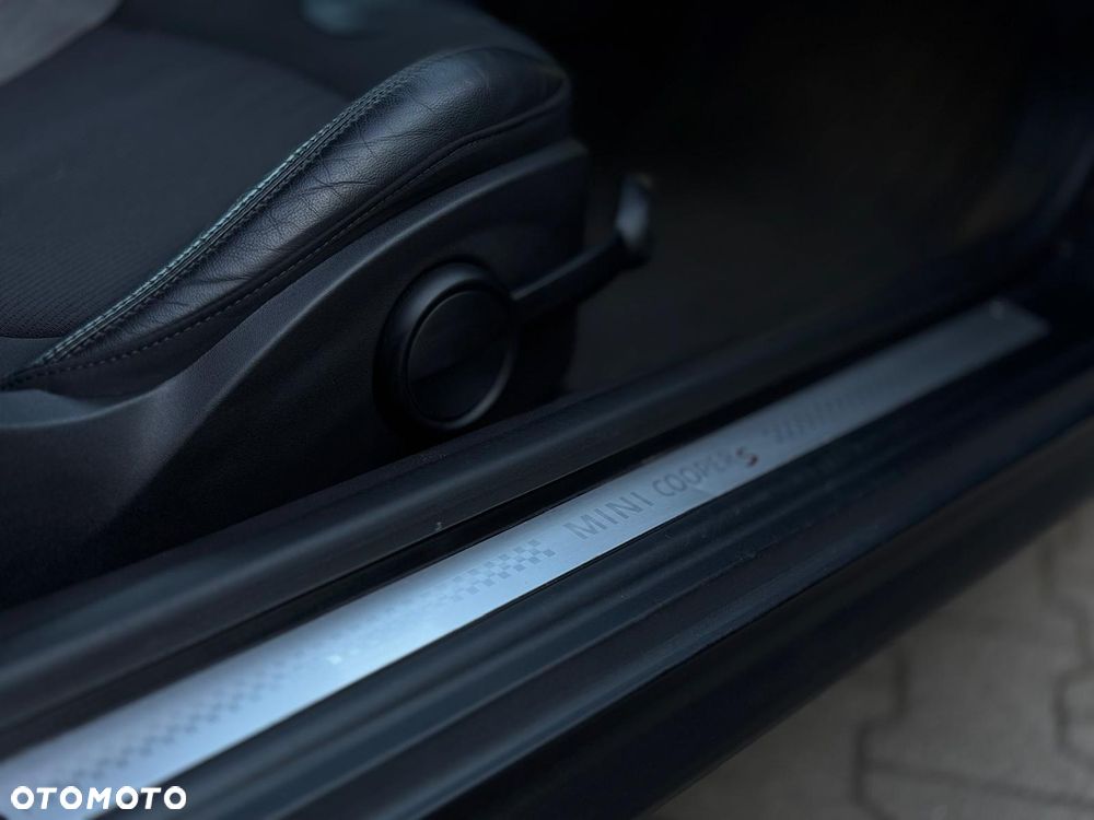 MINI Cooper SD Highgate - 13