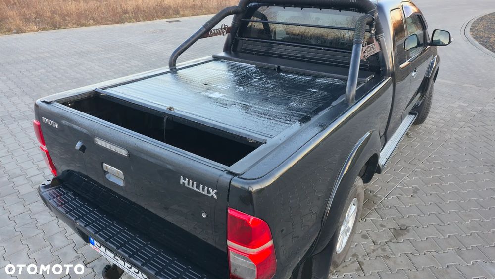 Toyota Hilux 2.5 D-4D SR - 19