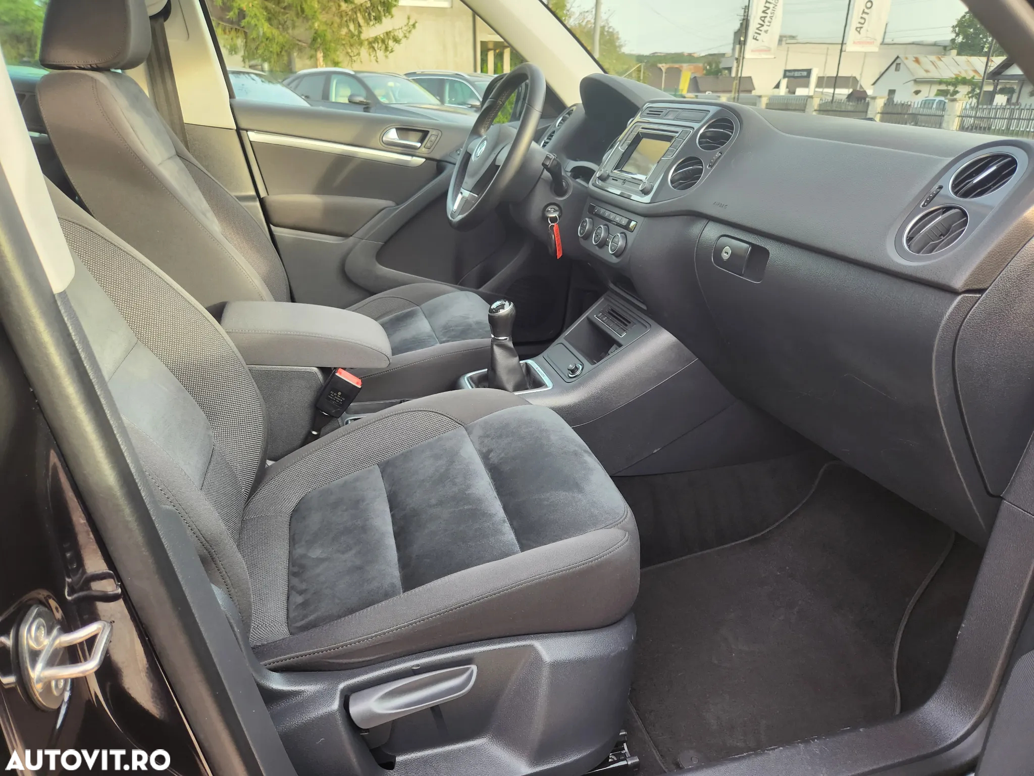Volkswagen Tiguan 2.0 TDI 4Motion BMT Sport & Style - 16
