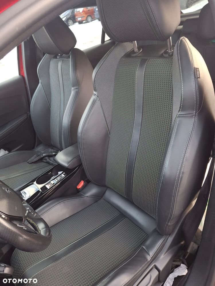 Peugeot 208 GT Line - 13