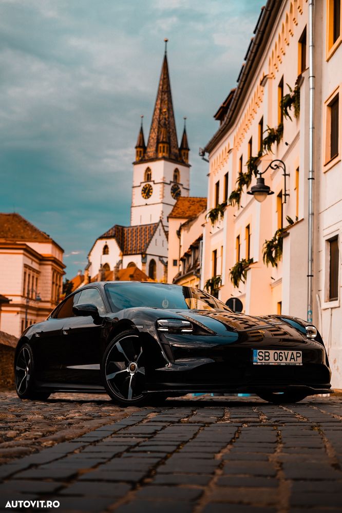 Porsche Taycan - 4