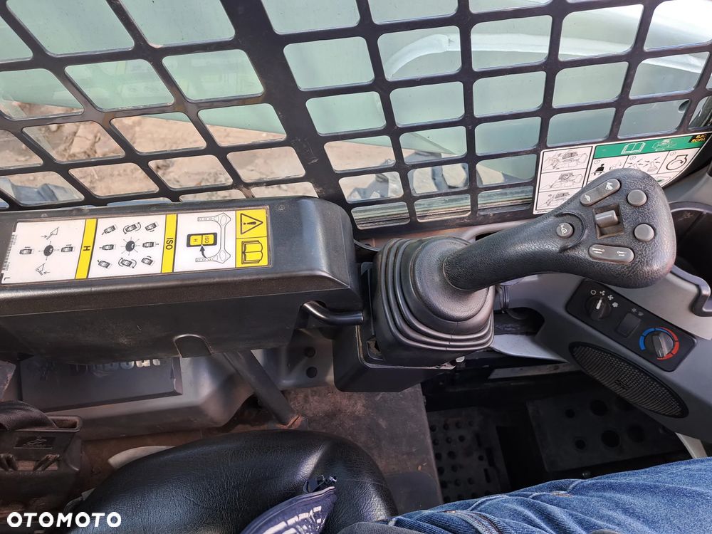 Bobcat S650 - 11