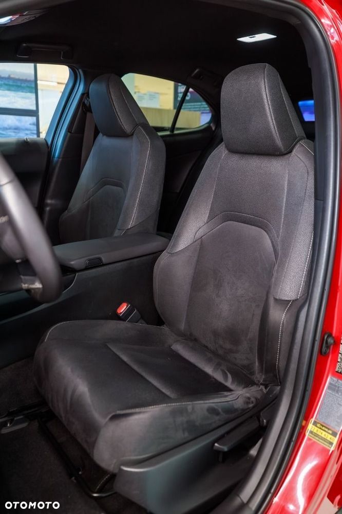 Lexus UX - 9