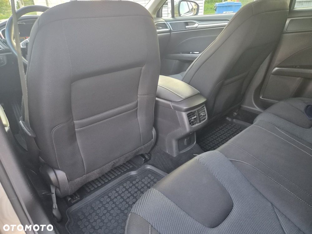 Ford Mondeo - 17