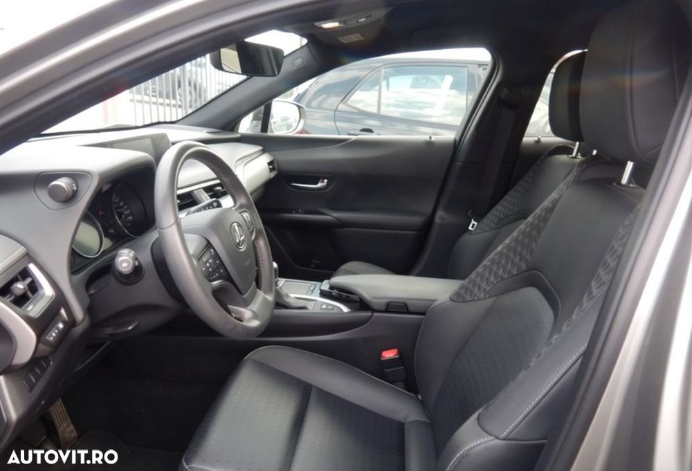 Lexus UX 250h (E-FOUR) Executive Line - 6