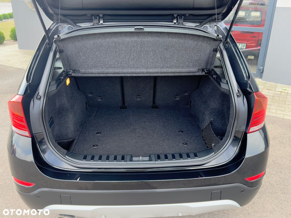 BMW X1 sDrive18d xLine - 36