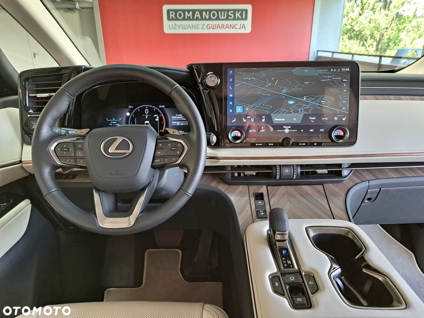 Lexus LM - 20