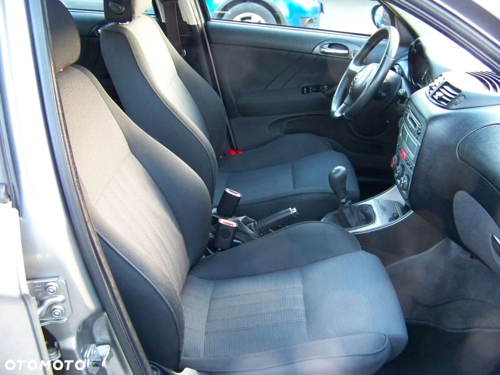 Alfa Romeo 147 - 18
