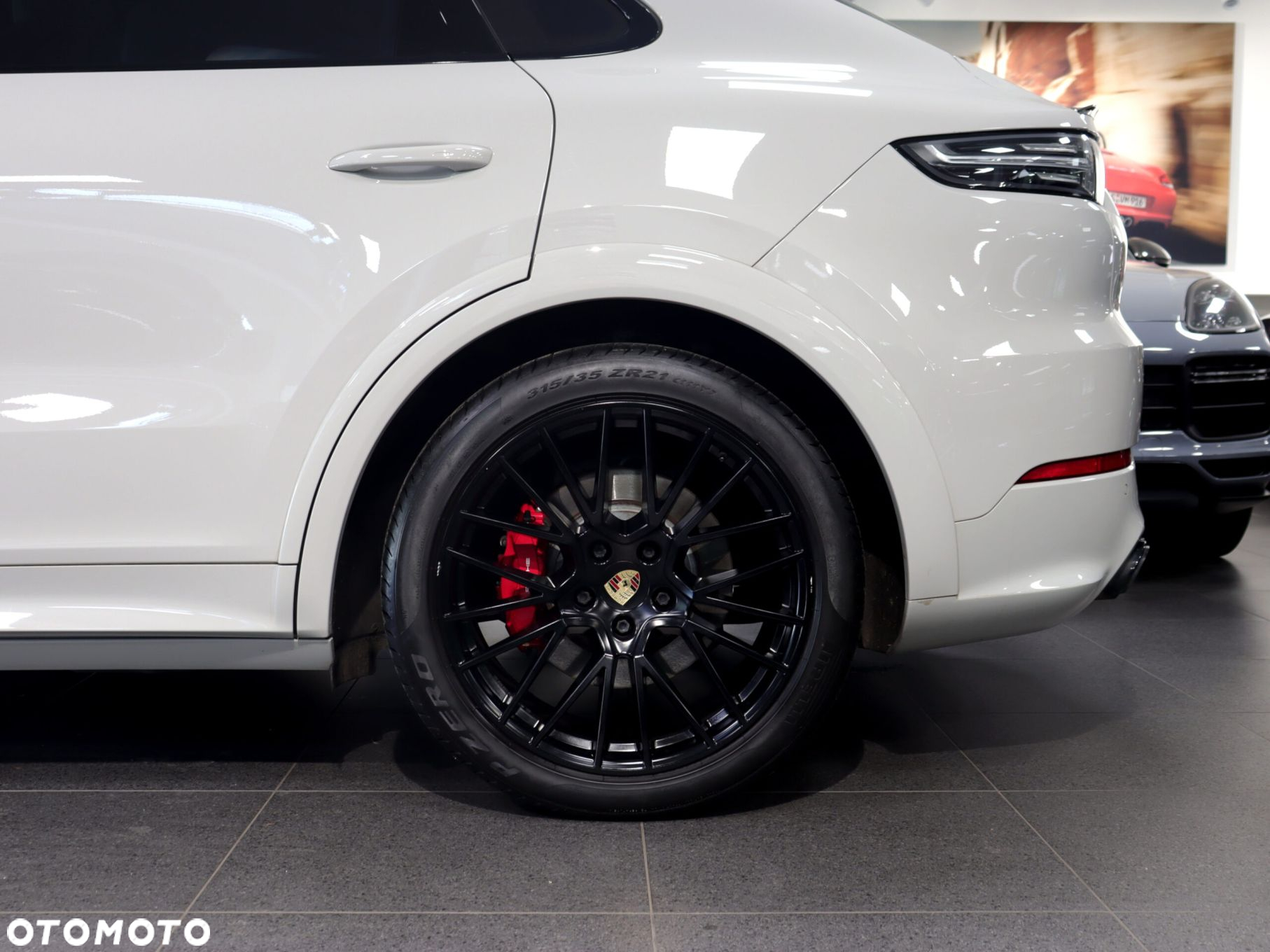 Porsche Cayenne Coupe GTS - 12