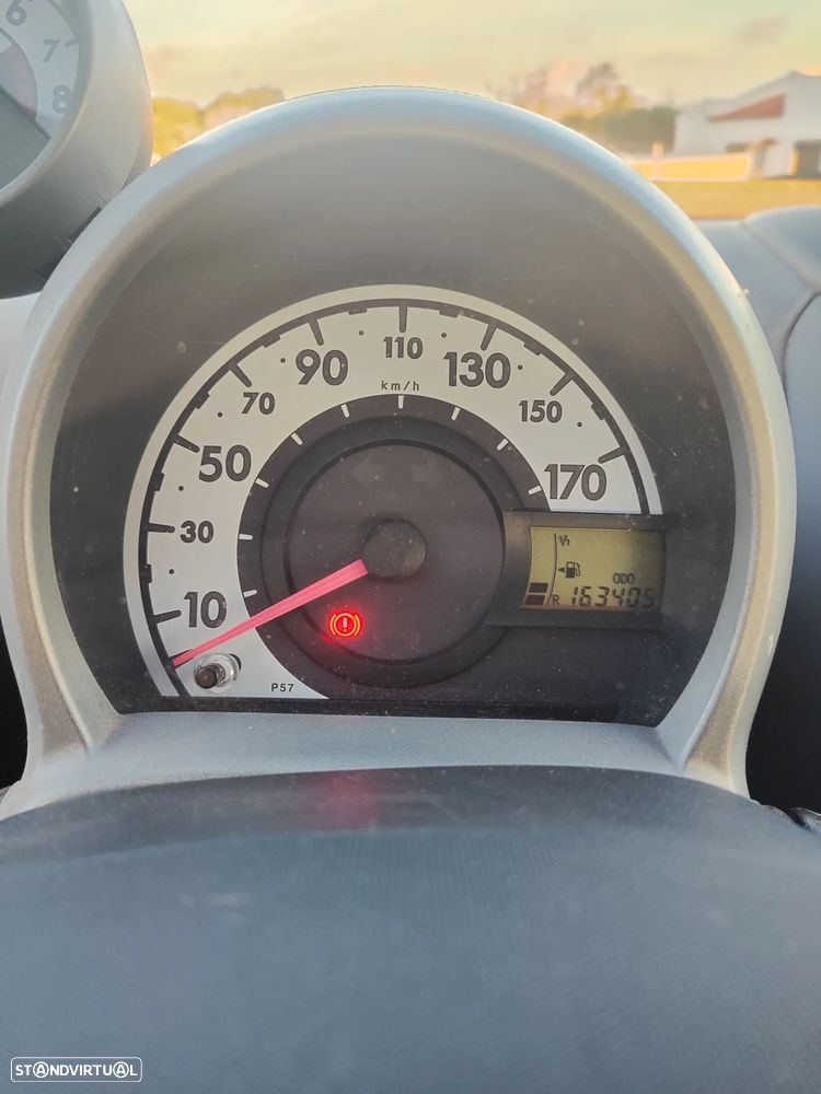 Peugeot 107 1.0 Black&Silver - 6