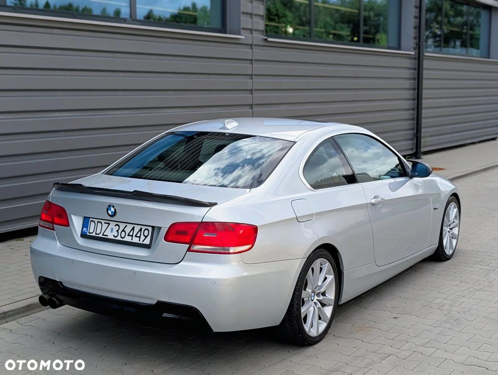 BMW Seria 3 325i M Sport Edition - 4