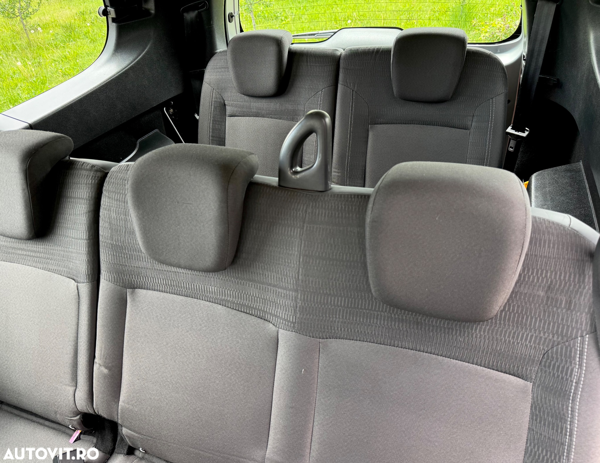 Dacia Lodgy 1.6 MPI 85 Celebration - 14