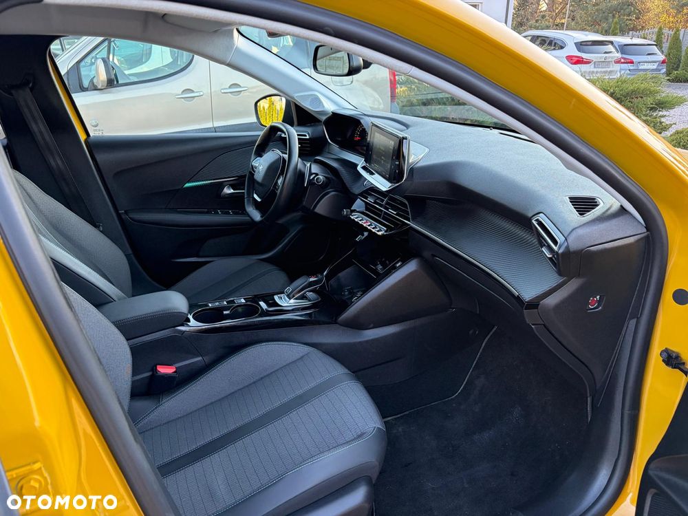 Peugeot 208 PureTech 100 EAT8 Allure - 20