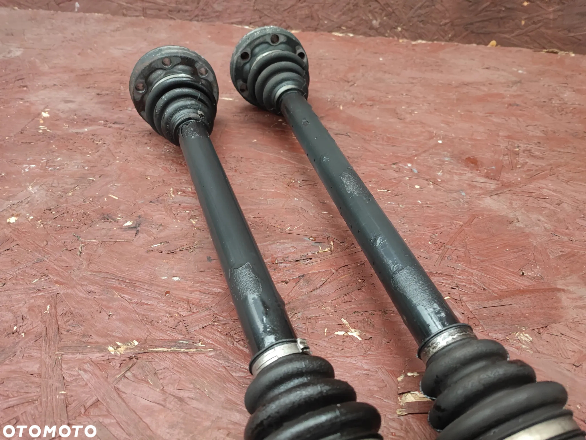 BMW E87 / E90 / E91 ORYGINALNA PÓŁOŚ LEWA / PRAWA DUŻA GŁOWA DO SILNIKÓW GAMY N52B25 / N52B30 O NR. 33 21 7 553 564 / 33 20 7 561 795 OEM W BARDZO DOBRYM STANIE - 2