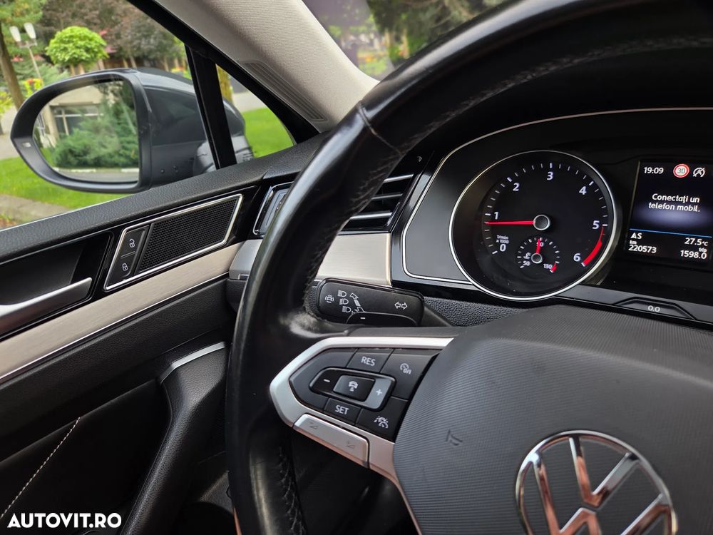 Volkswagen Passat 2.0 TDI SCR DSG Elegance - 21