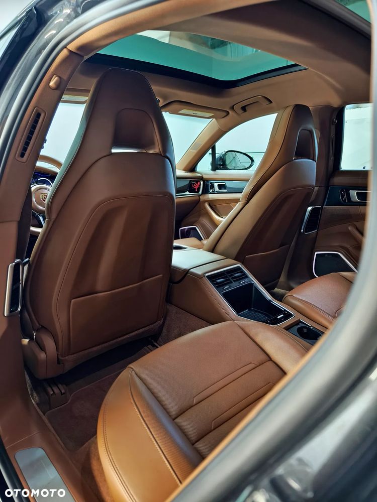 Porsche Panamera 4 E-Hybrid Platinum Edition - 24
