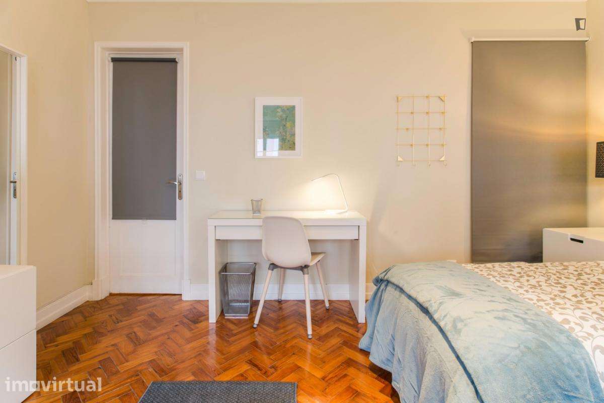 Quarto - localizado em Roma-Areeiro Lisbon - Grande imagem: 4/15