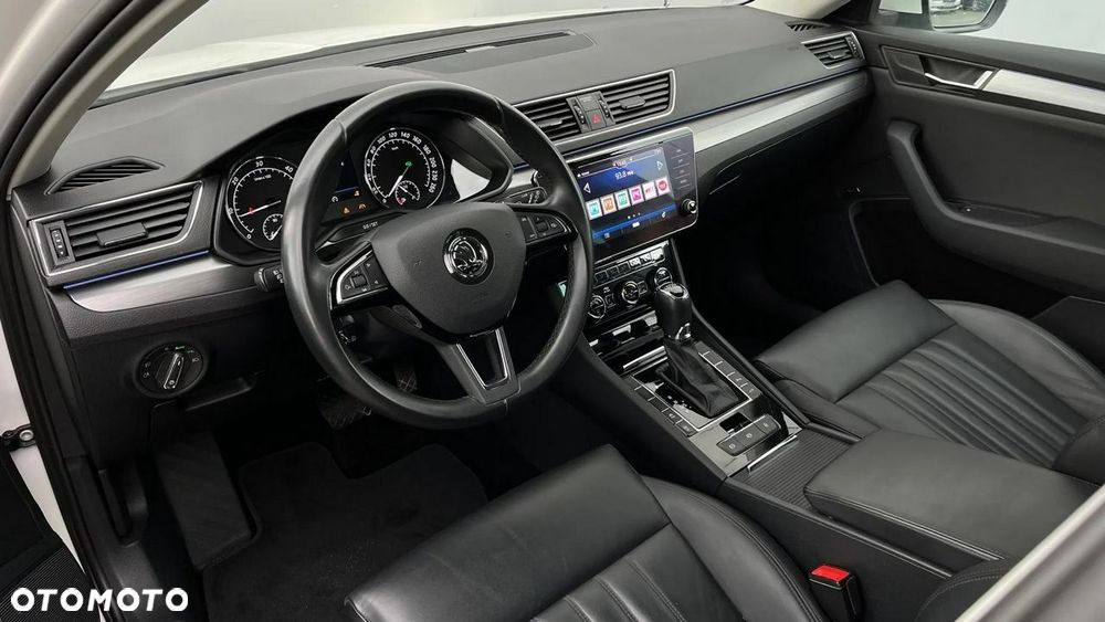 Skoda Superb 2.0 TDI DSG Premium Edition - 8