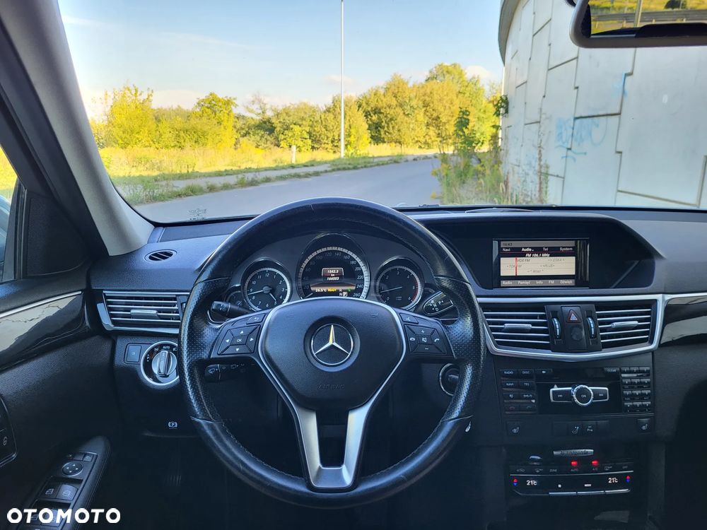 Mercedes-Benz Klasa E 300 BlueTEC Hybrid Avantgarde - 13