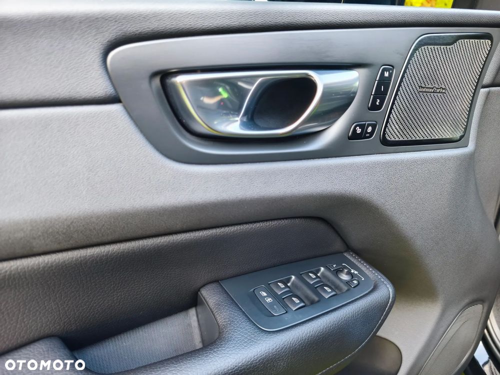 Volvo XC 60 - 22