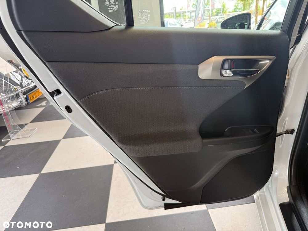 Lexus CT - 10